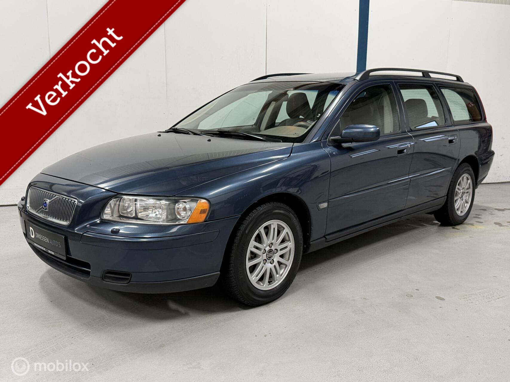 Volvo V70 2.4 Kinetic AUTOMAAT / YOUNGTIMER 2005 - voorkant
