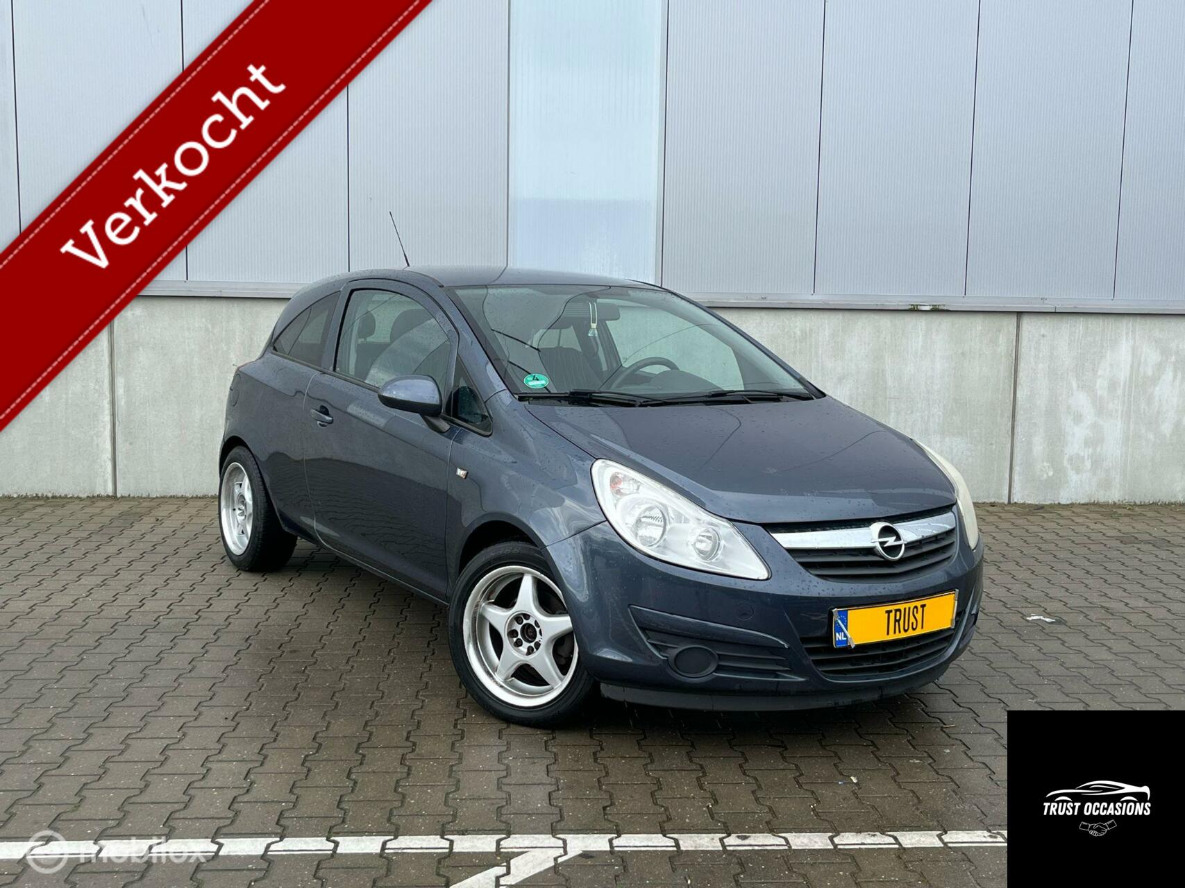 Opel Corsa 1.2-16V NAP APK AIRCO VELGEN 2010 - voorkant