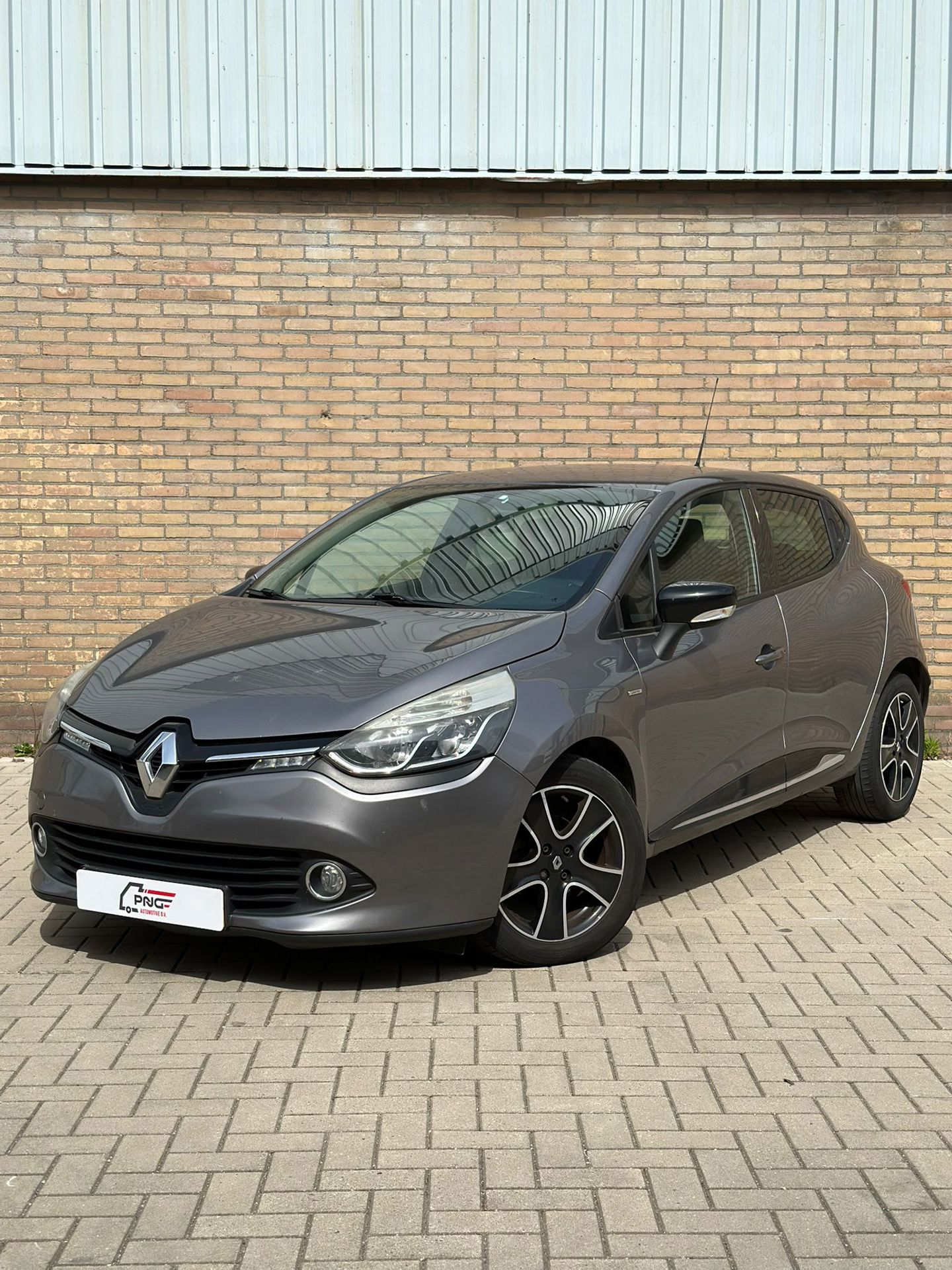 Renault Clio 0.9 TCe ECO Night&Day AIRCO - CRUISE - NAVI 2014 - voorkant