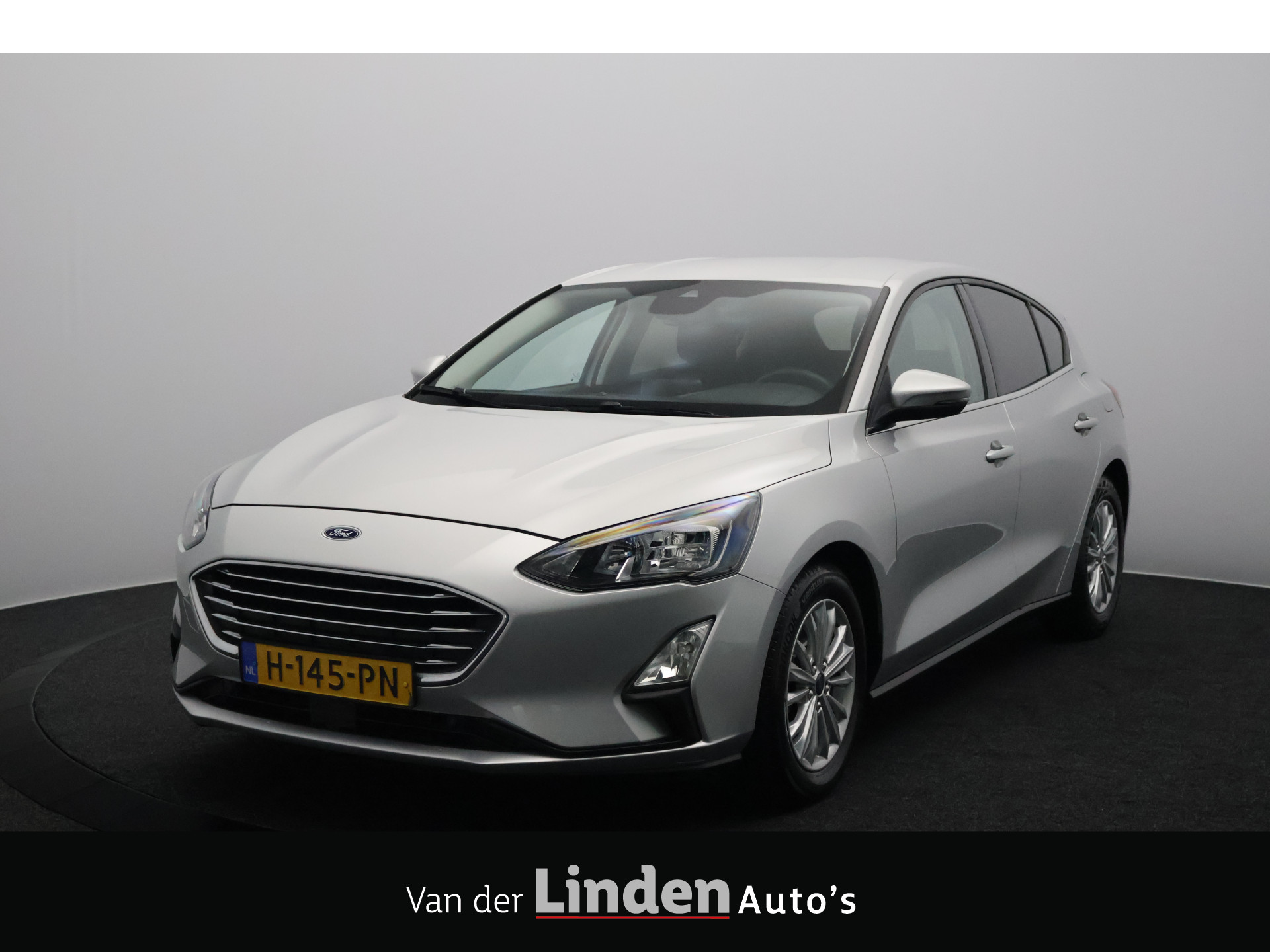 Ford Focus 1.0 EcoBoost 126PK Titanium Business | Navigatie | Led | Winterpakket 2020 - voorkant