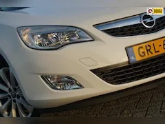 Opel Astra 1.4 Turbo Edition 2012 - voorkant