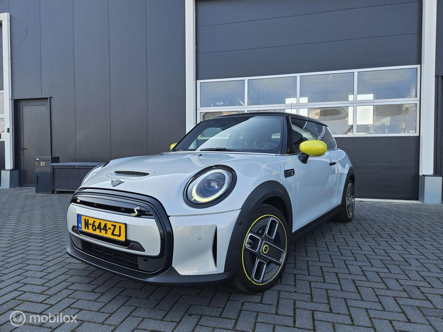 Foto van MINI COOPER SE