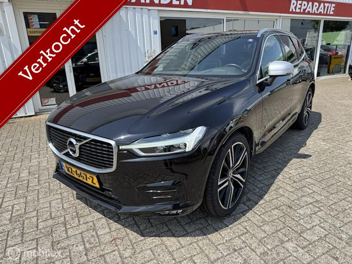 Volvo Xc60 2.0 T5 AWD R-Design pol+ luchtvering pano dak 2018 - voorkant