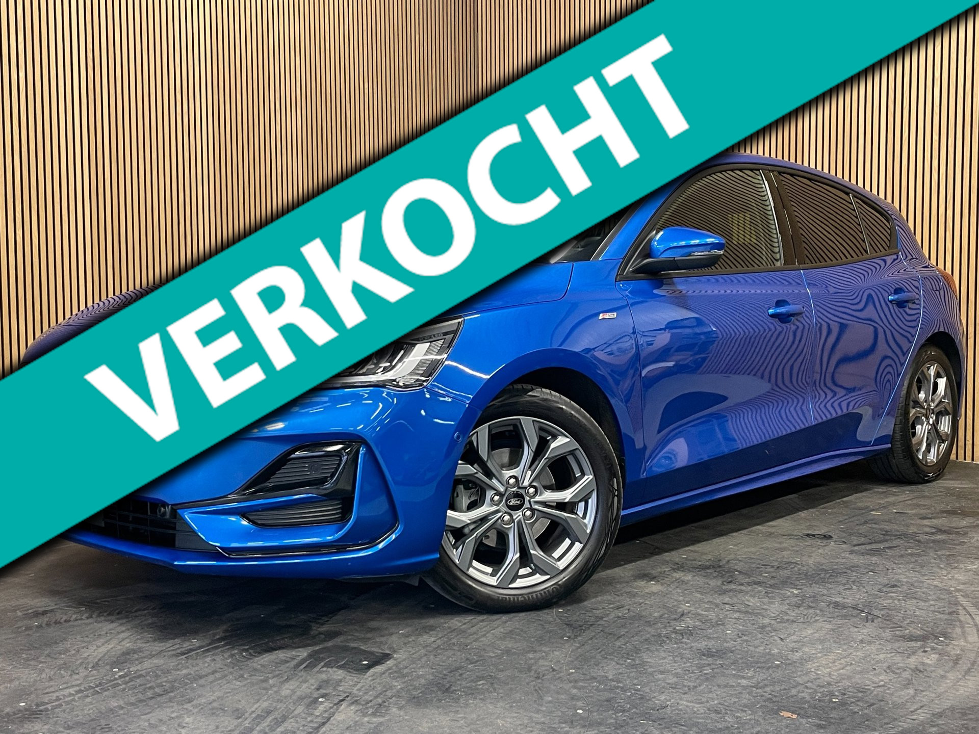 Ford Focus 1.0 EcoBoost Hybrid ST Line||CARPLAY/ANDROID|STOEL+STUURVERW|CAMERA|CLIMATE+CRUISE CONTROL|NAVIGATIE|1e EIG|NL-AUTO|NAP 2023 - voorkant