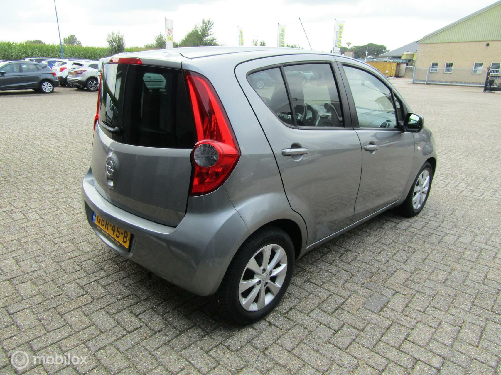 Foto van Opel Agila