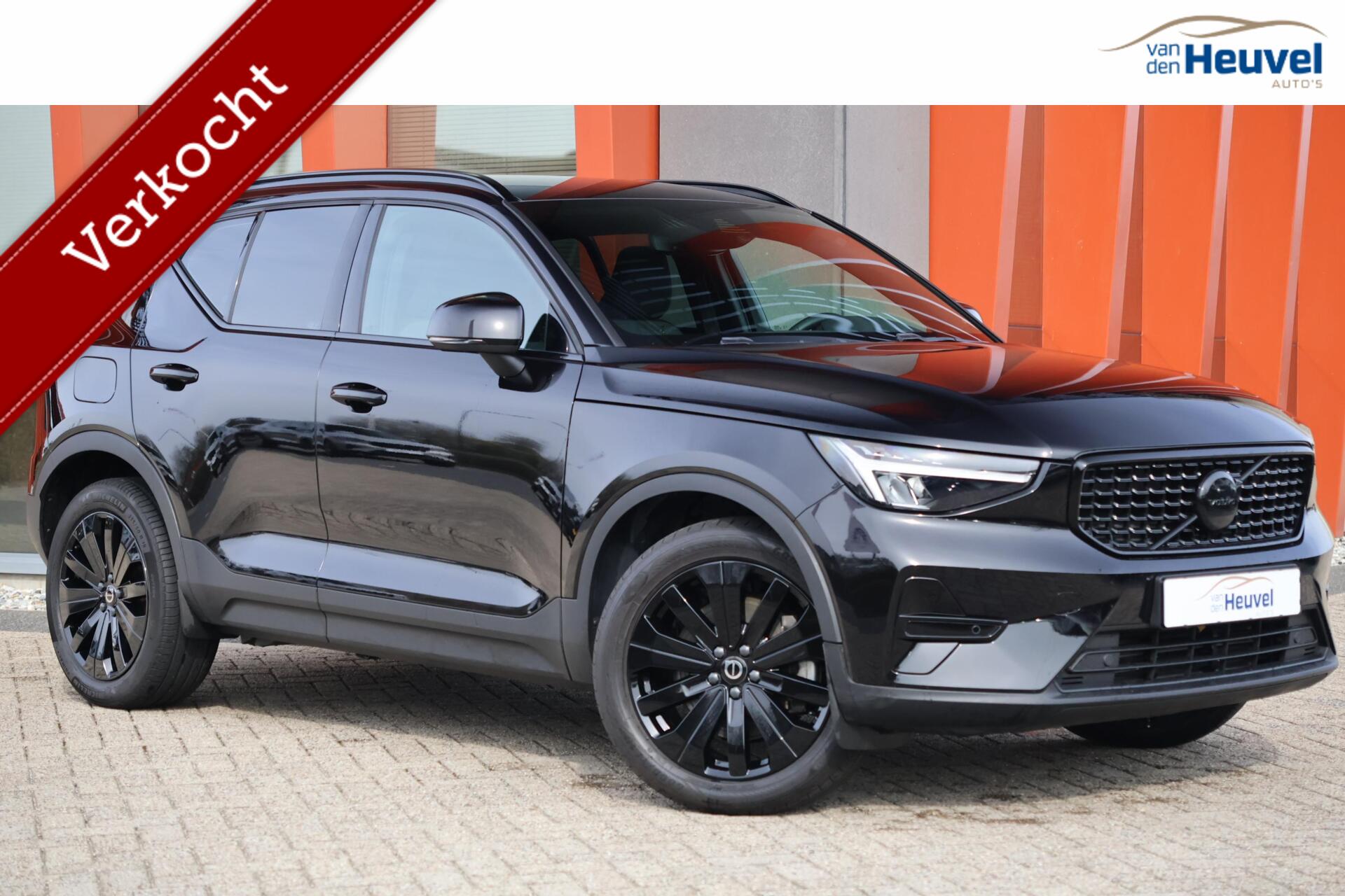 Volvo XC40 T4 Recharge Black Edition | Stoelverwarming | Trekhaak | Parkeercamera | H/K |  Keyless 2022 - voorkant