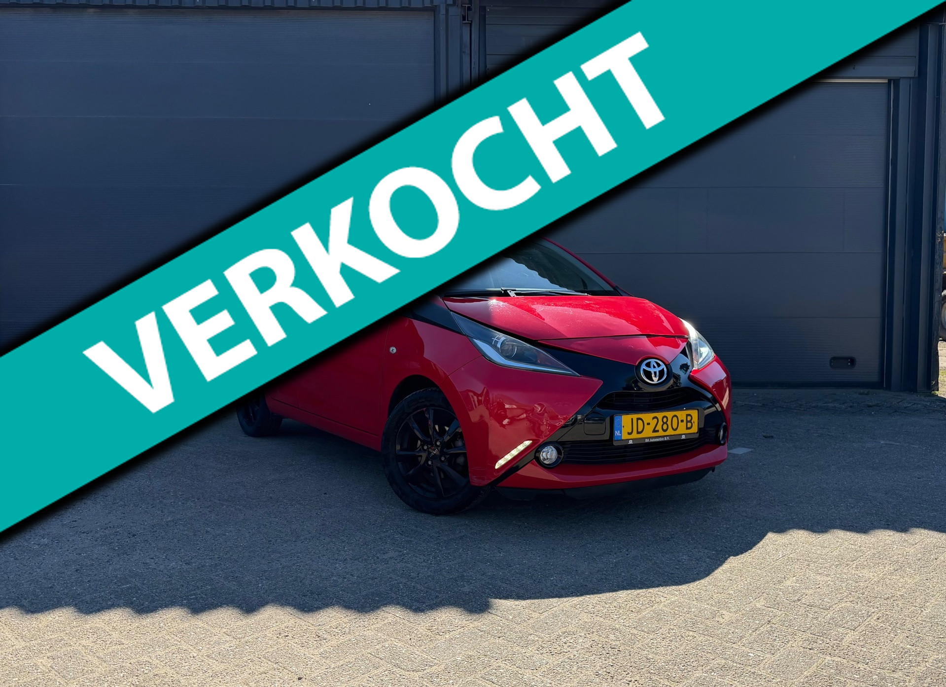 Toyota Toyota Aygo 1.0 | Achteruitrij Camera | Airco | E-Pakket | 2016 - voorkant