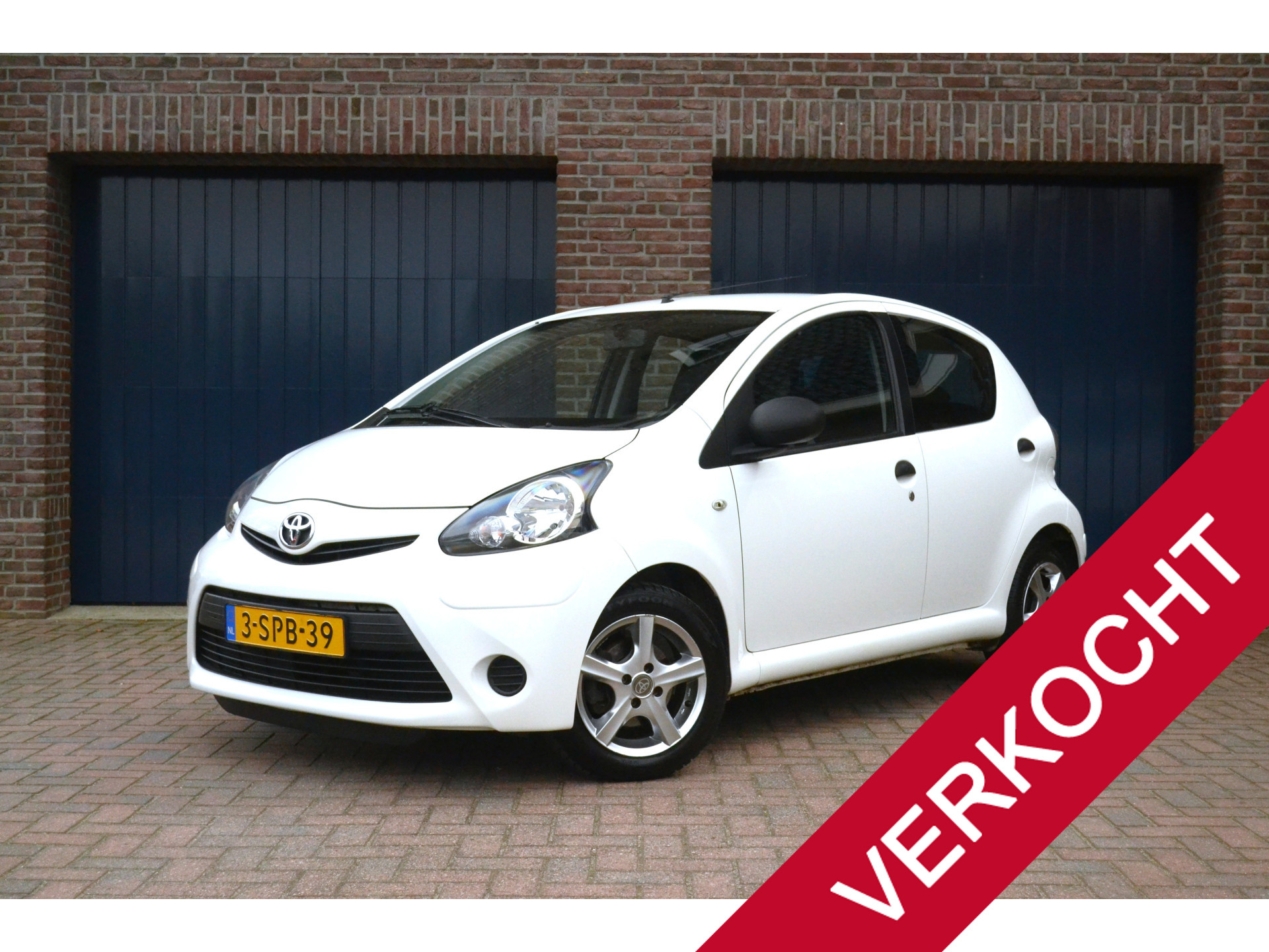 Toyota Toyota Aygo 1.0 VVT-i Now 2013 - voorkant