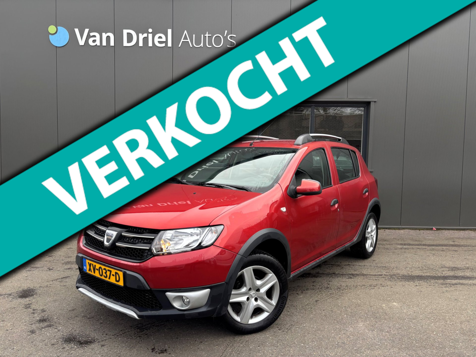 Dacia Sandero TCe 90 Stepway Lauréate / Airco / Navigatie / Parkeersensoren achter! 2014 - voorkant