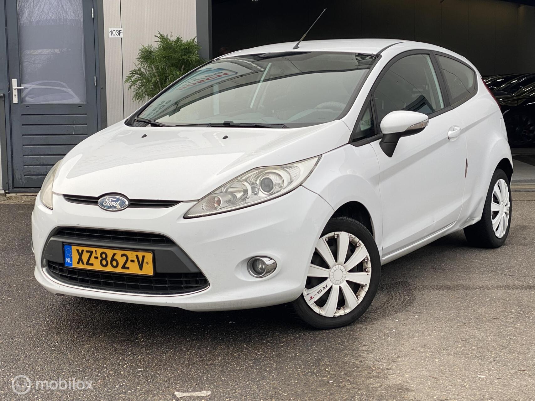 Ford Fiesta 1.25 Titanium | APK | AIRCO | ELEKTRISCHE RAMEN 2010 - voorkant