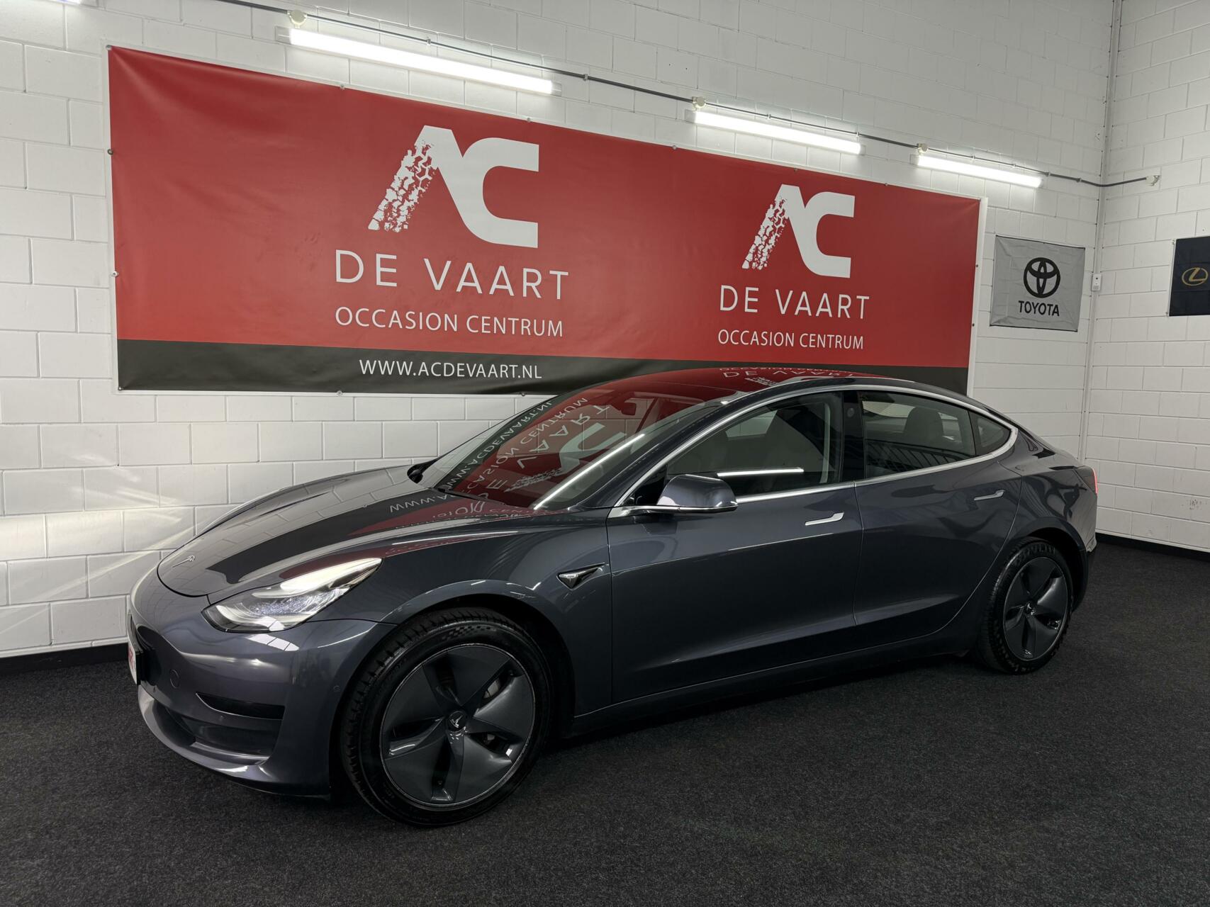 Tesla Model 3 Standard RWD Plus 60 kWh - VERKOCHT! 2019 - voorkant
