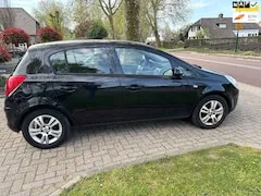 Opel Corsa 1.2-16V Enjoy 2009 - voorkant