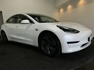 Tesla Model 3 Standard RWD Plus 60 kWh 2020 - voorkant