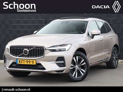 Volvo Xc60 2.0 T6 Plug-in hybrid AWD Core Bright 2023 - voorkant