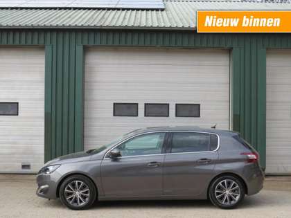 Peugeot 308 1.2 PureTech Allure 2017 - voorkant