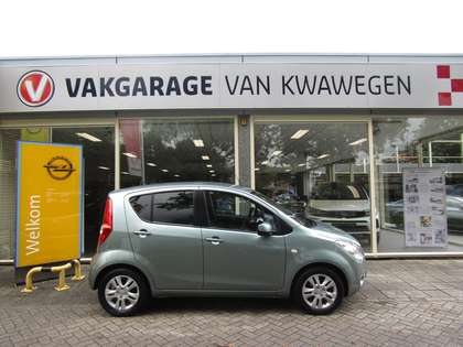 Opel Agila 1.0 Edition 2011 - voorkant