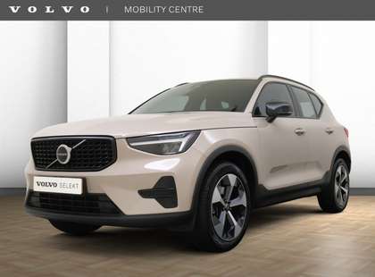 Volvo XC40 2.0 B4 Plus Dark 2025 - voorkant