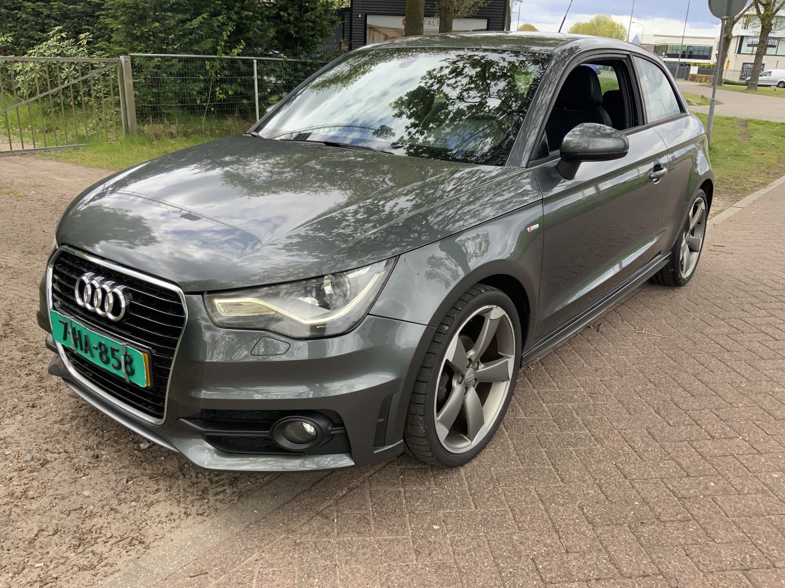 Audi A1 1.2 TFSI Pro Line S 2011 - voorkant