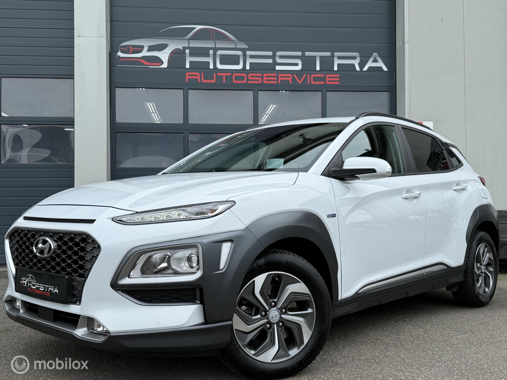Hyundai Kona 1.6 GDI HEV Fashion Sky Pano Camera Trekhk CarPlay 2021 - voorkant