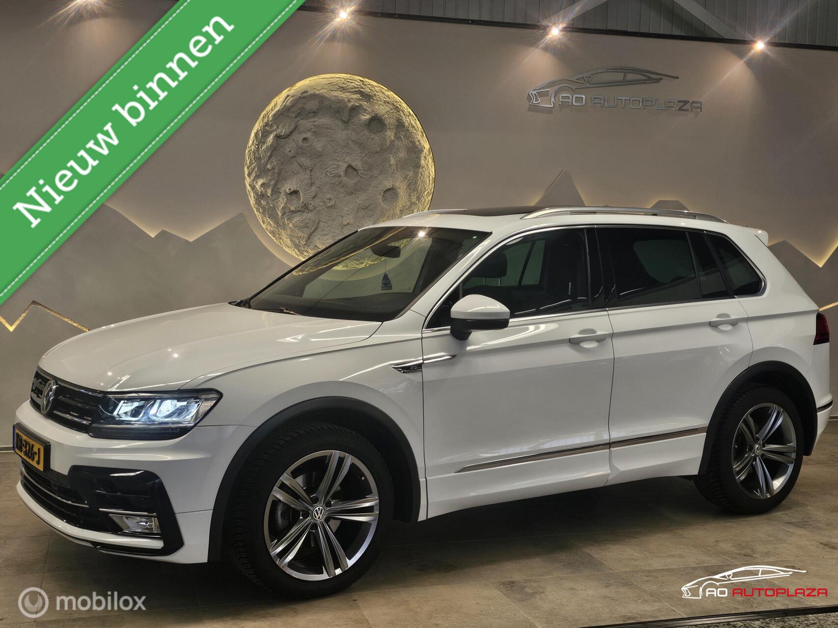 Volkswagen Tiguan 1.4 TSI R-Line Panorama/Virtual cockpit/Trekhaak/NAP 2016 - voorkant