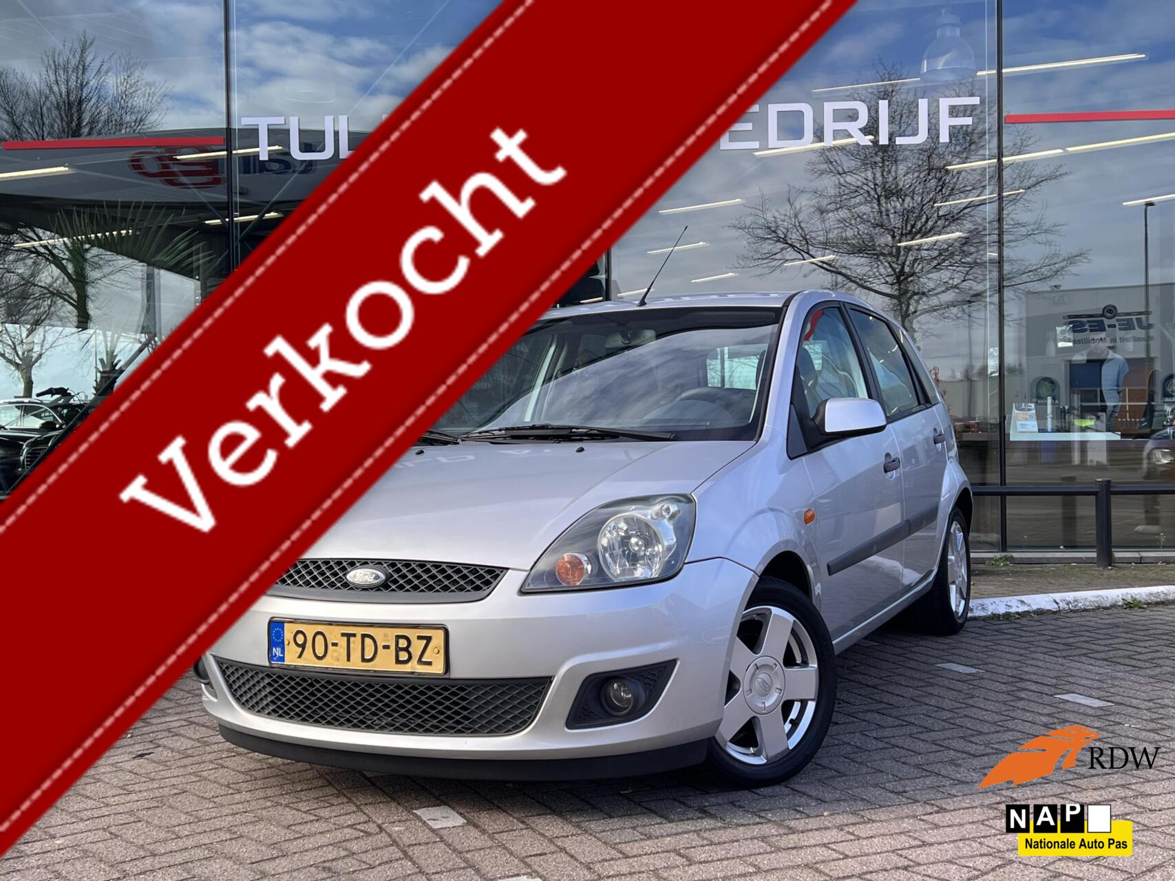 Ford Fiesta 1.3-8V Futura 5 Deurs Airco CV LMV NAP 2006 - voorkant