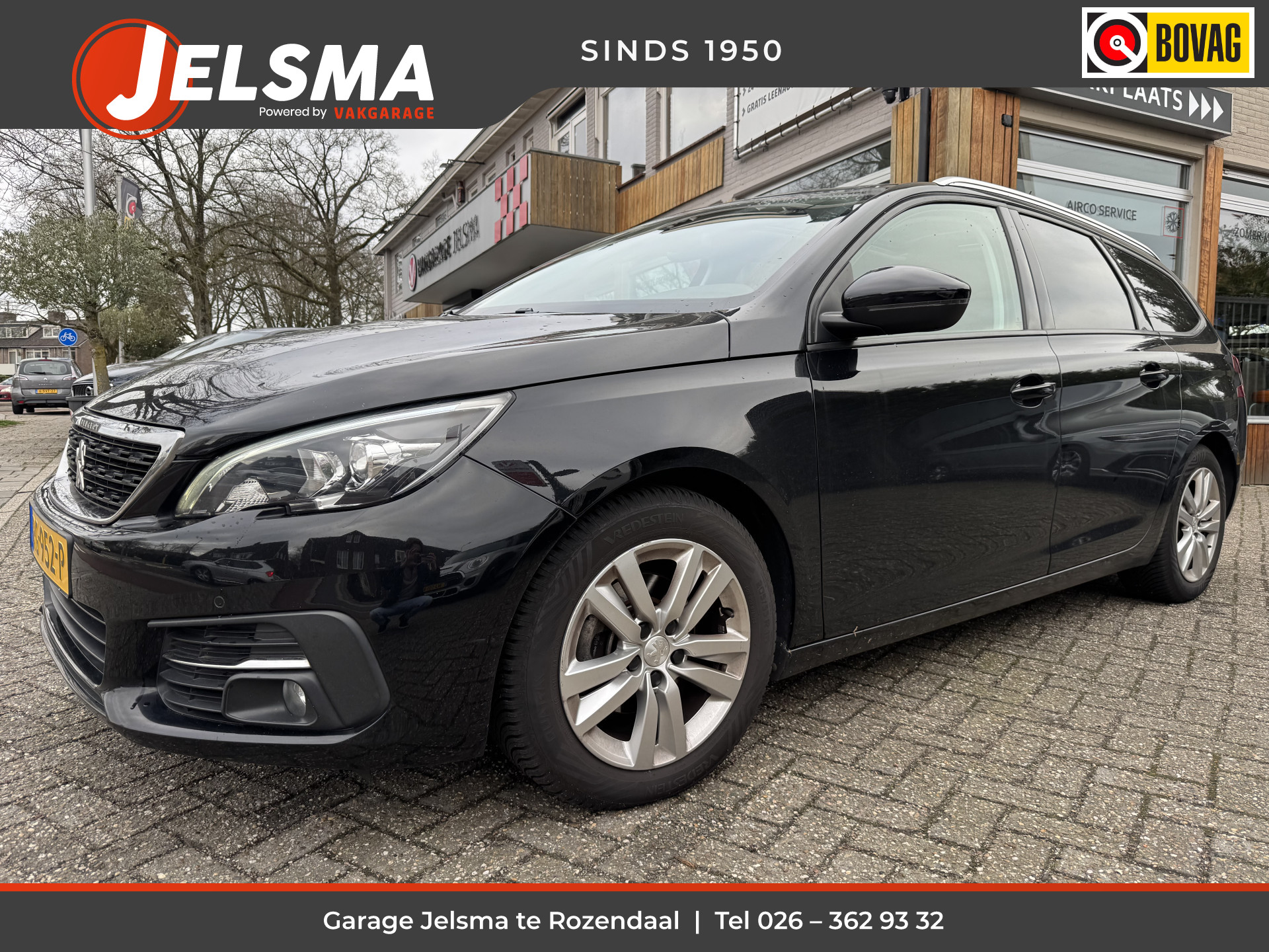 Peugeot 308 1.2 PT 110pk Executive, 2017 - voorkant
