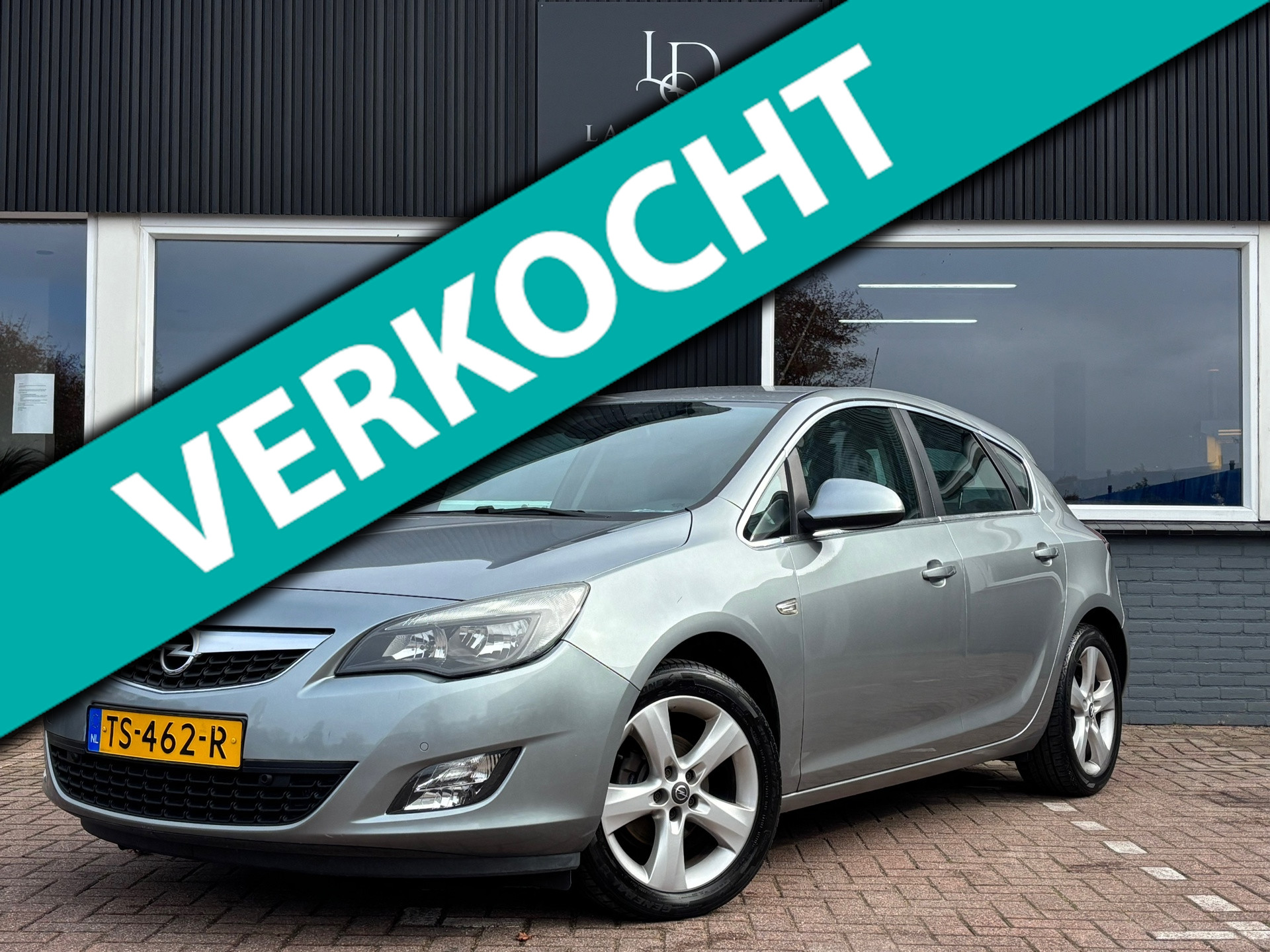 Opel Astra 1.4 Turbo Sport / Airco / Sensoren / Cruise / LMW 2010 - voorkant