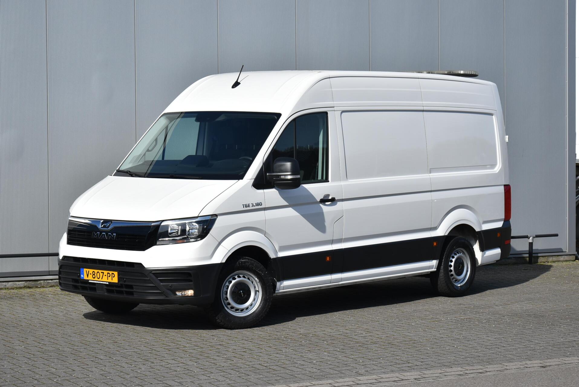 Foto van Man Tge