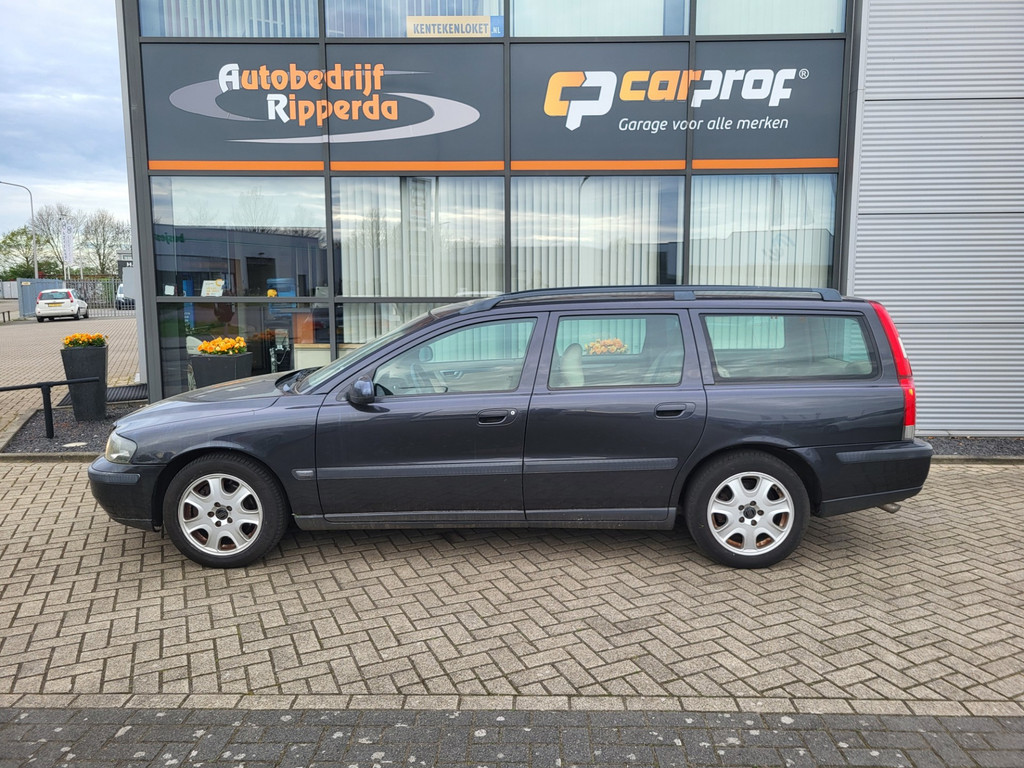 Volvo V70 2.4 T Comfort Line 2001 - voorkant
