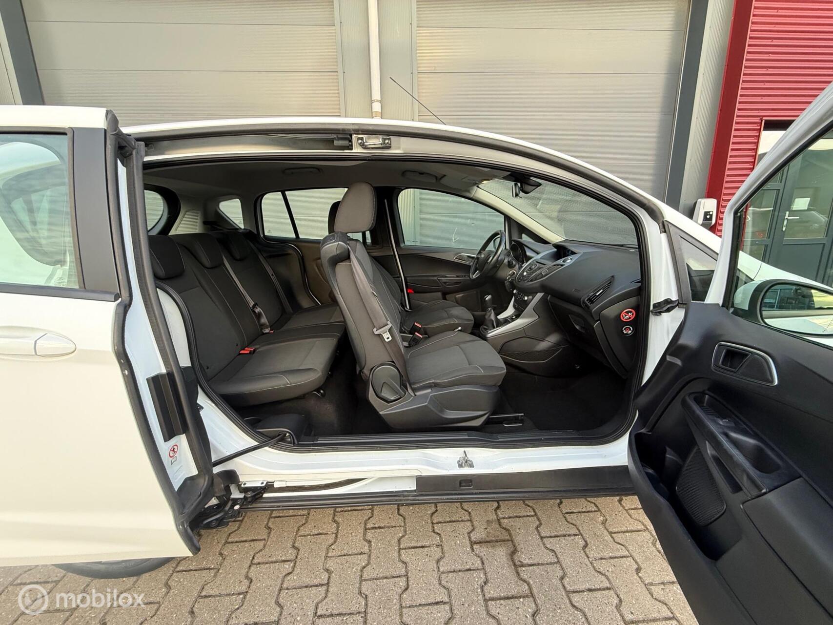 Foto van Ford B-max