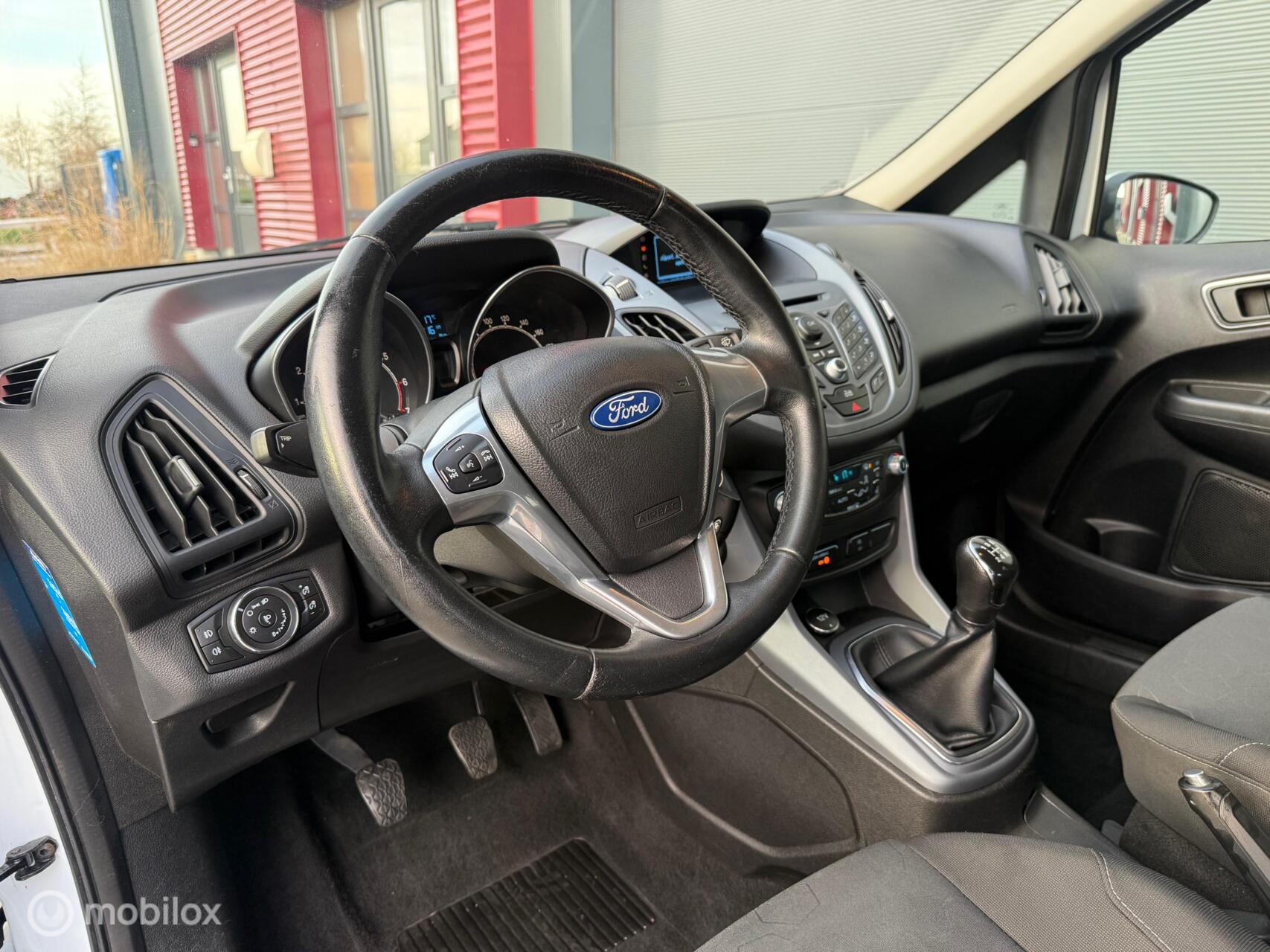 Foto van Ford B-max