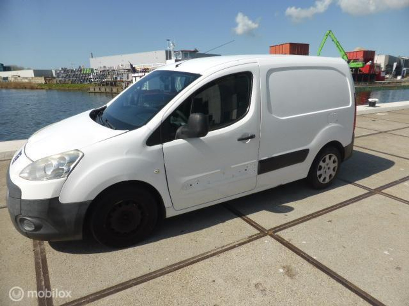 Foto van Peugeot Partner 120 L1 1.6hdif 66kw - 3pl