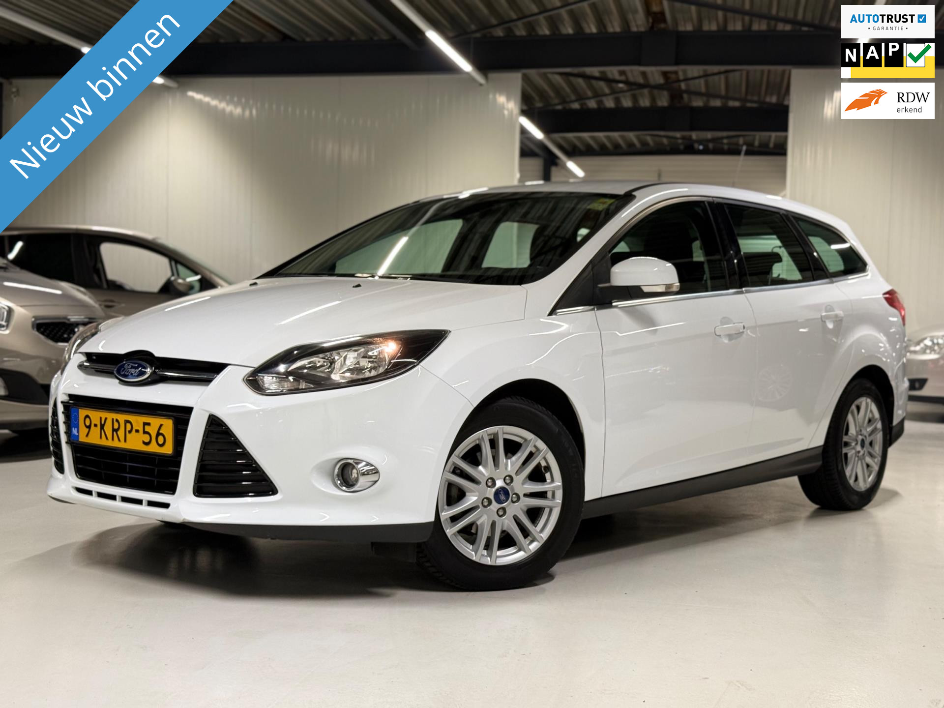 Ford Focus 1.0 E.B 101PK Titanium Navigatie|Trekhaak! 2013 - voorkant