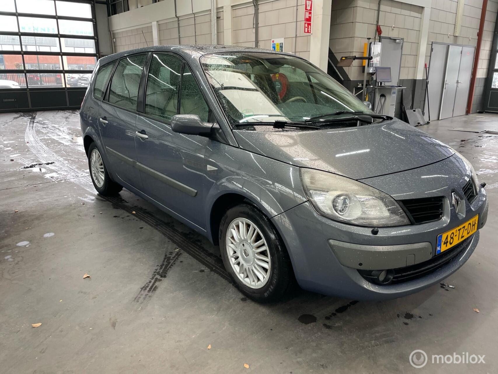 Foto van RENAULT MEGANE SCENIC