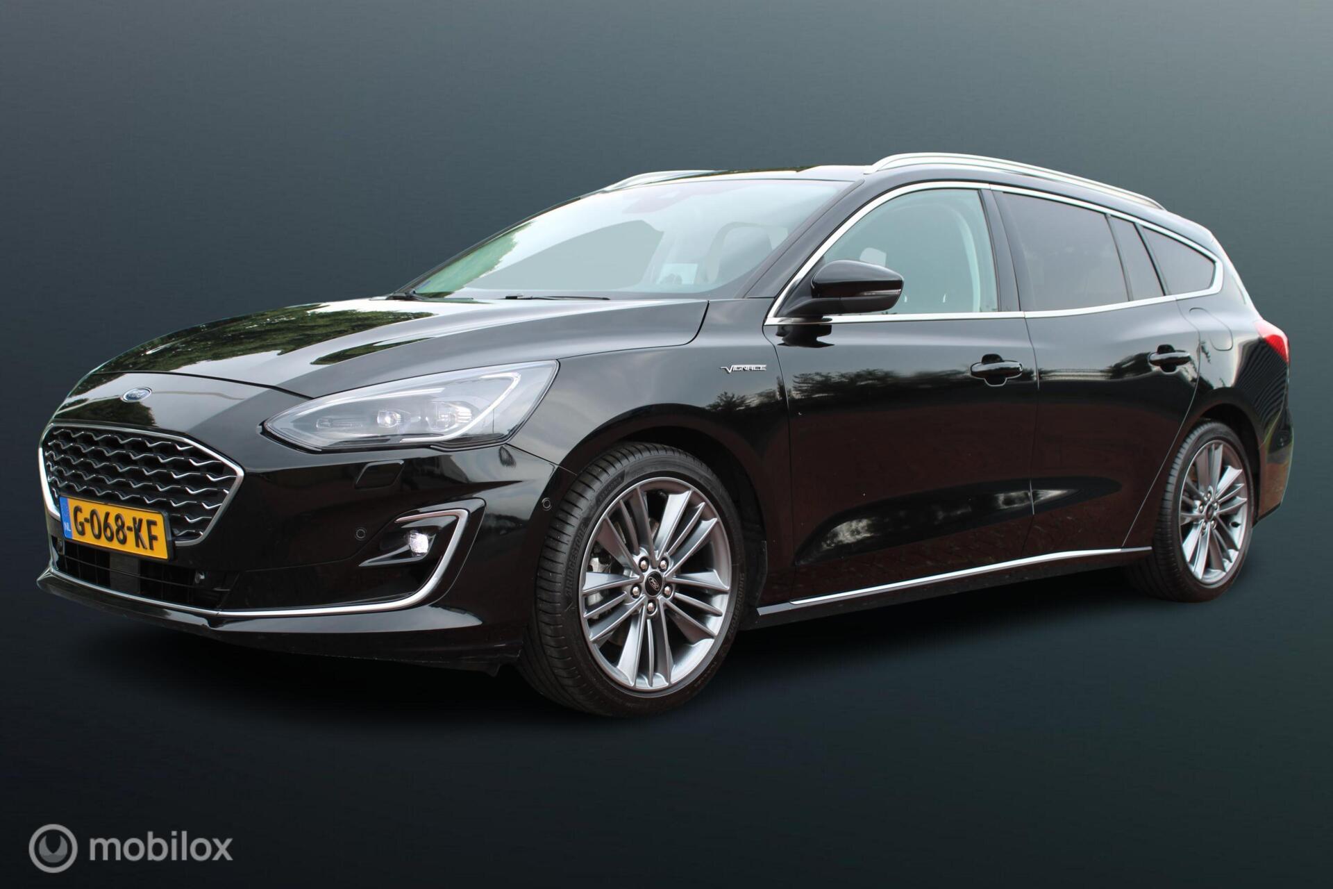 Ford Focus 1.0 EcoBoost 125 PK Vignale, Leer, Stoel-stuurverwarming, App connect, Pdc voor + achter + camera, Donker glas, 18 Inch LMV, Head-up display 2019 - voorkant