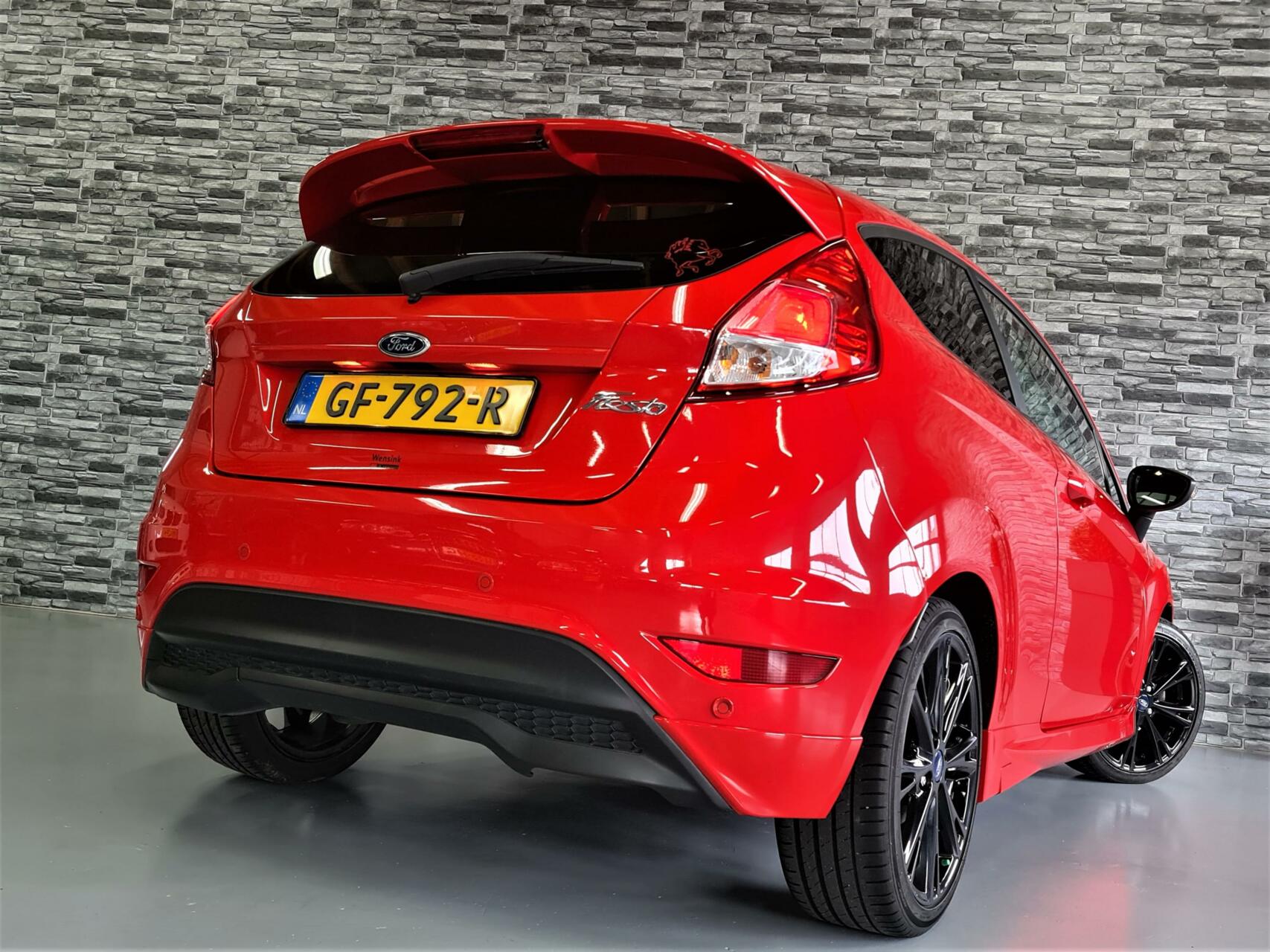Ford Fiesta 1.0 EcoBoost Red Edition 2015 - voorkant