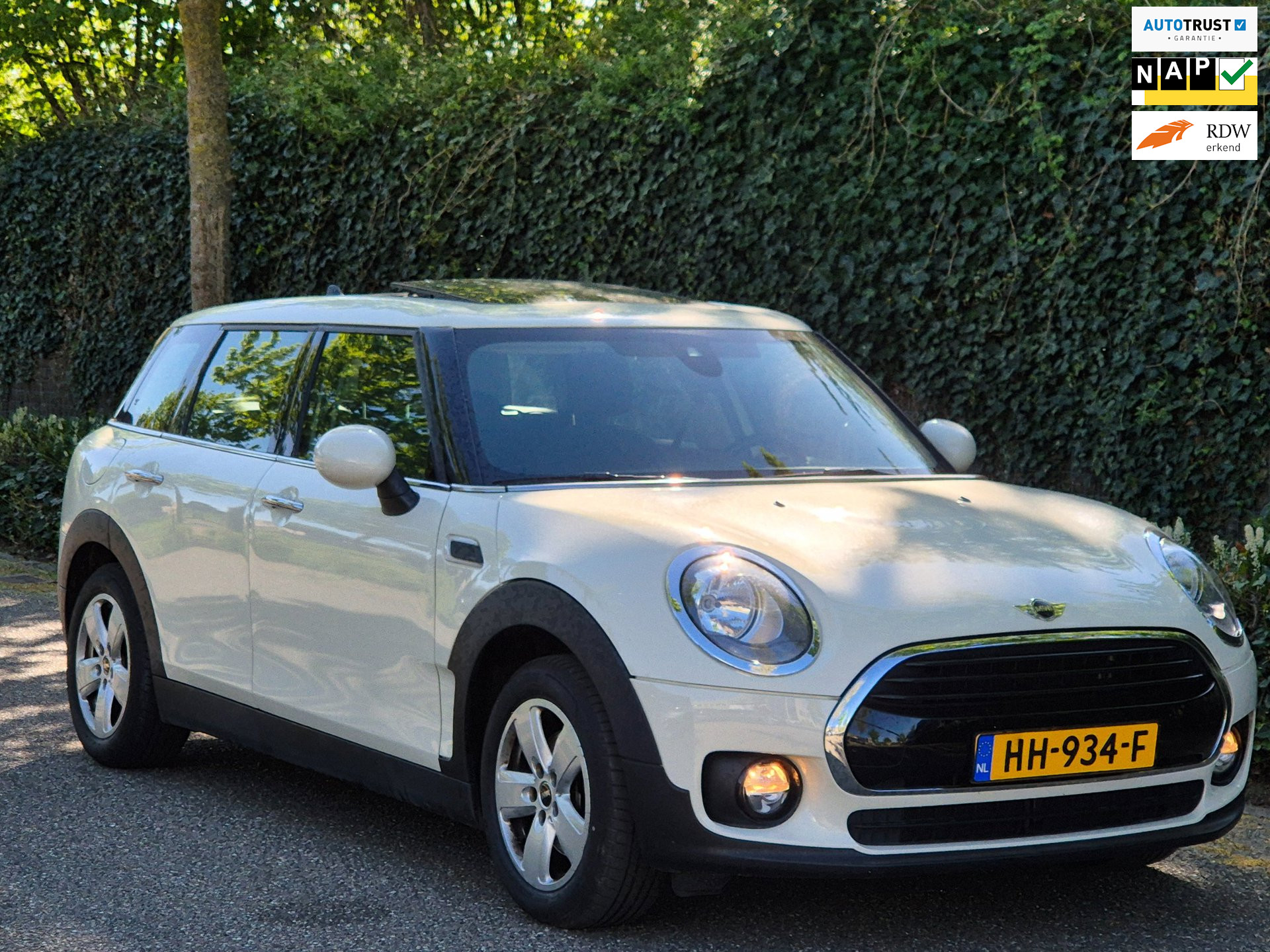 Foto van MINI CLUBMAN COOPER