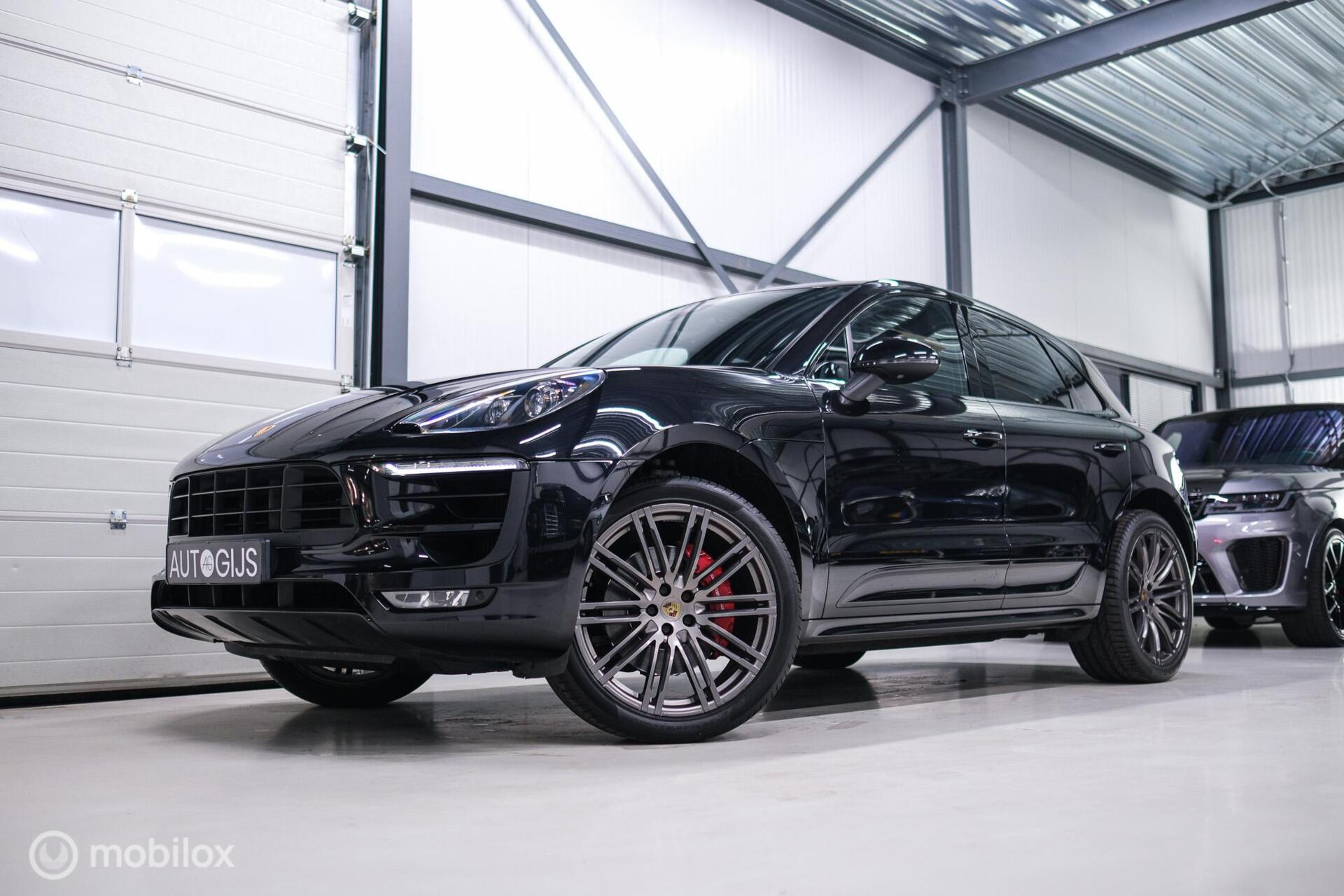 Foto van PORSCHE MACAN TURBO