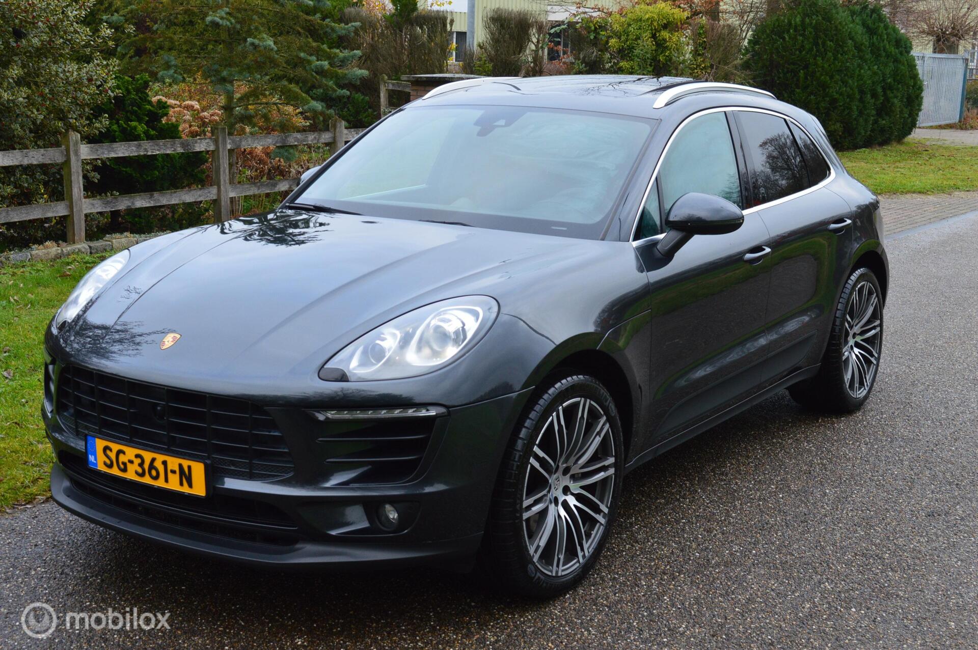 Foto van PORSCHE MACAN S