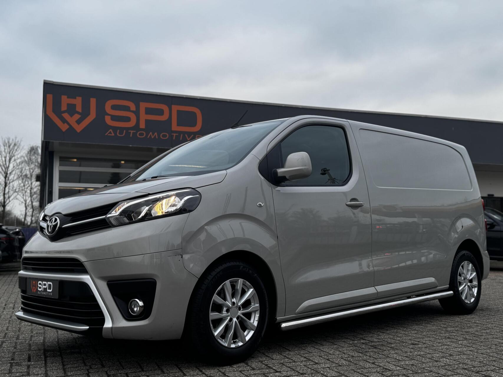 Foto van TOYOTA PROACE