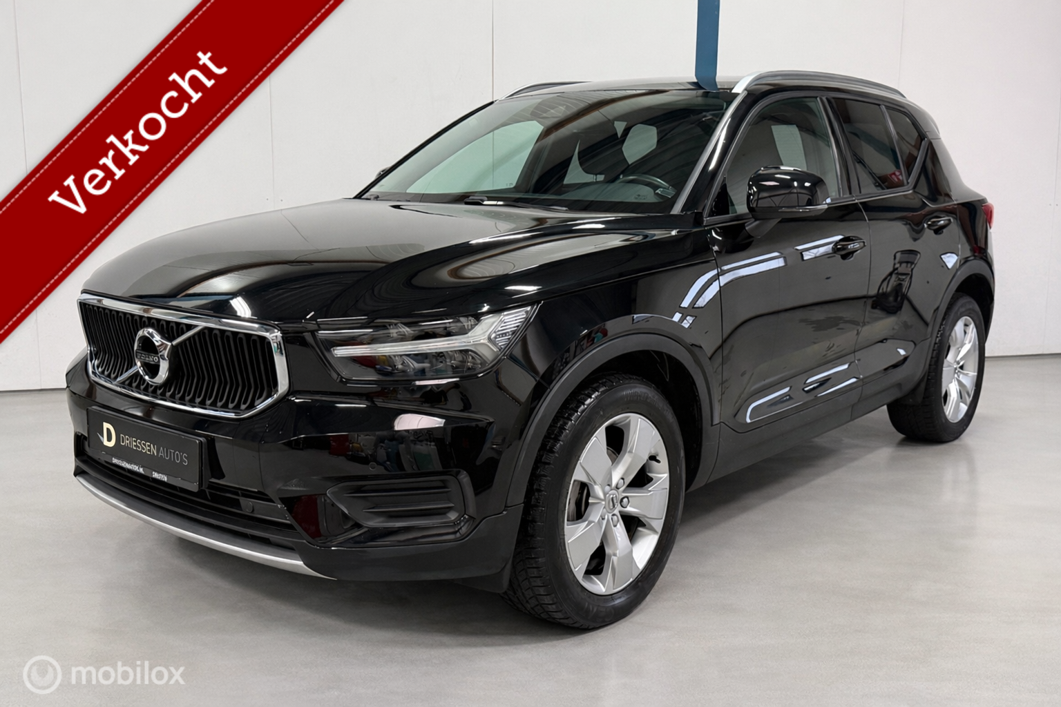 Volvo XC40 1.5 T2 Momentum NAVI / LED / CAMERA 2022 - voorkant