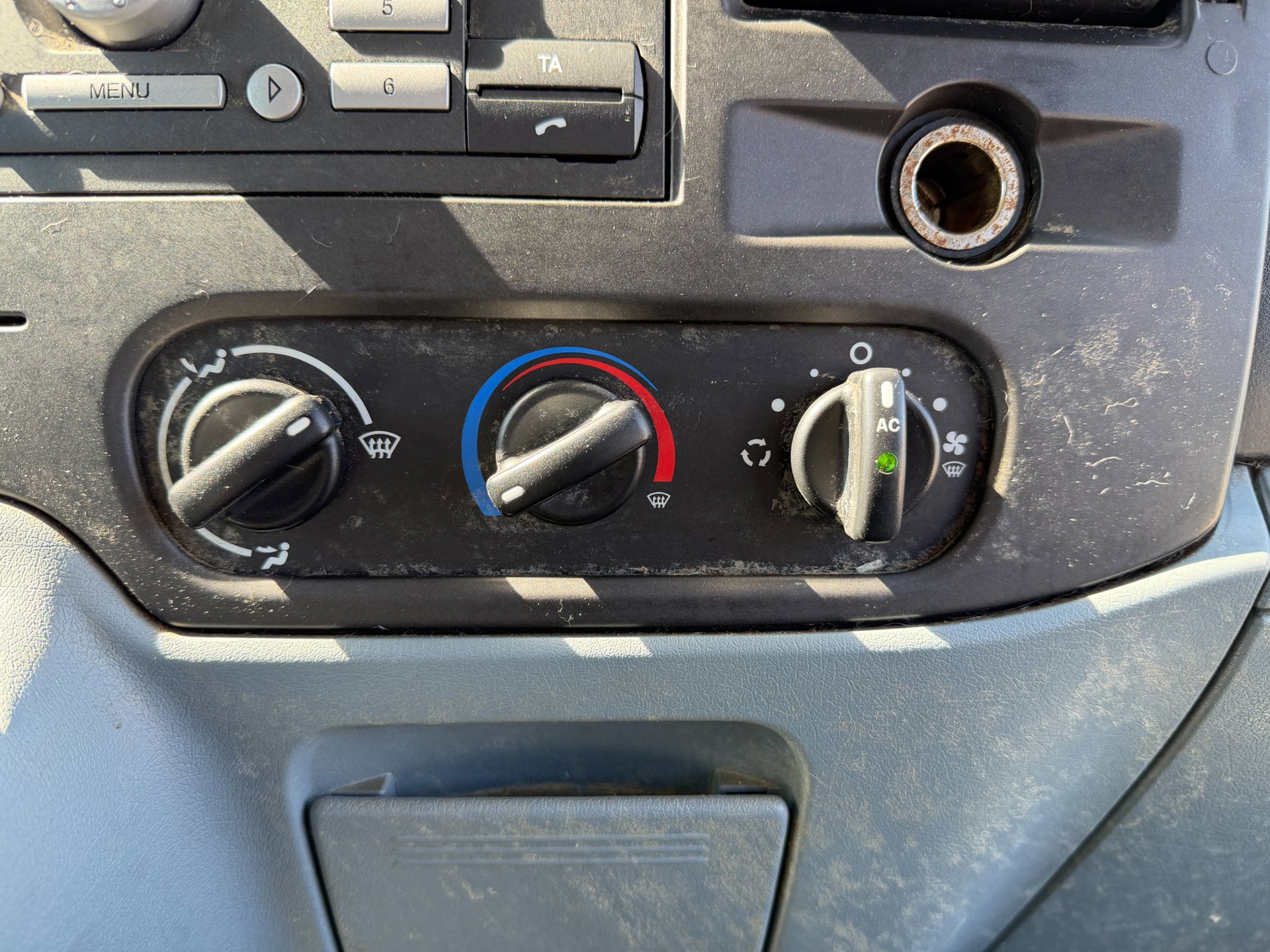 Foto van Ford Transit 280m Van LR 115dpf 4.36