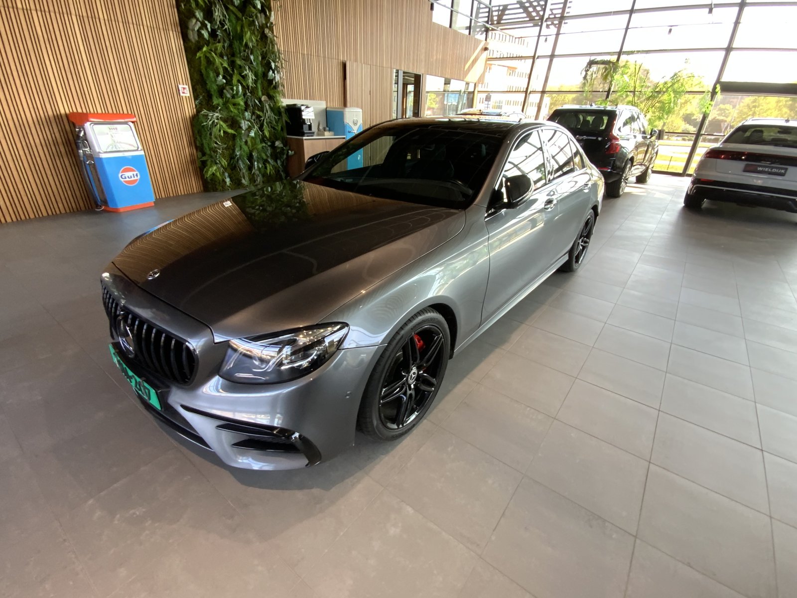 Mercedes-Benz E-klasse 200 Bns Sol. AMG 2019 - voorkant