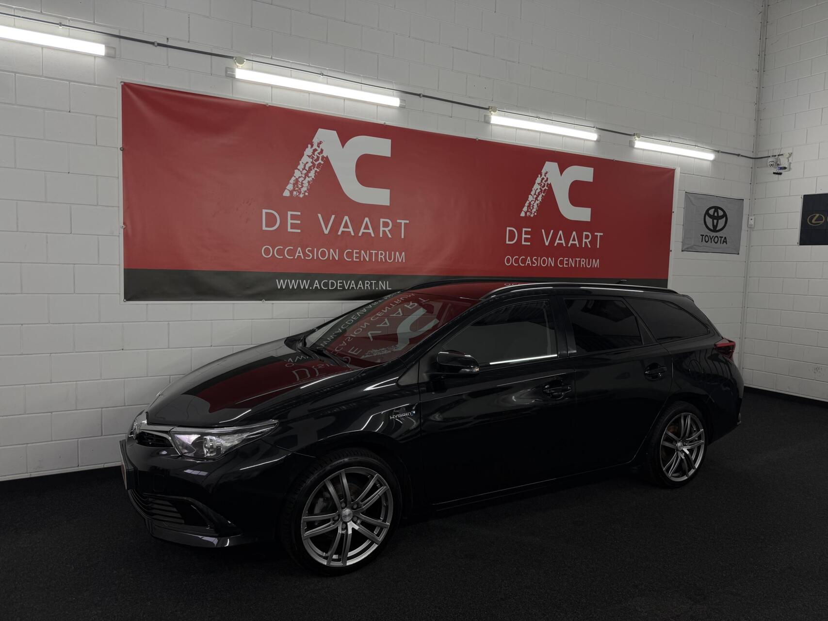 Toyota Toyota Auris 1.8 Hybrid Now 2016 - voorkant