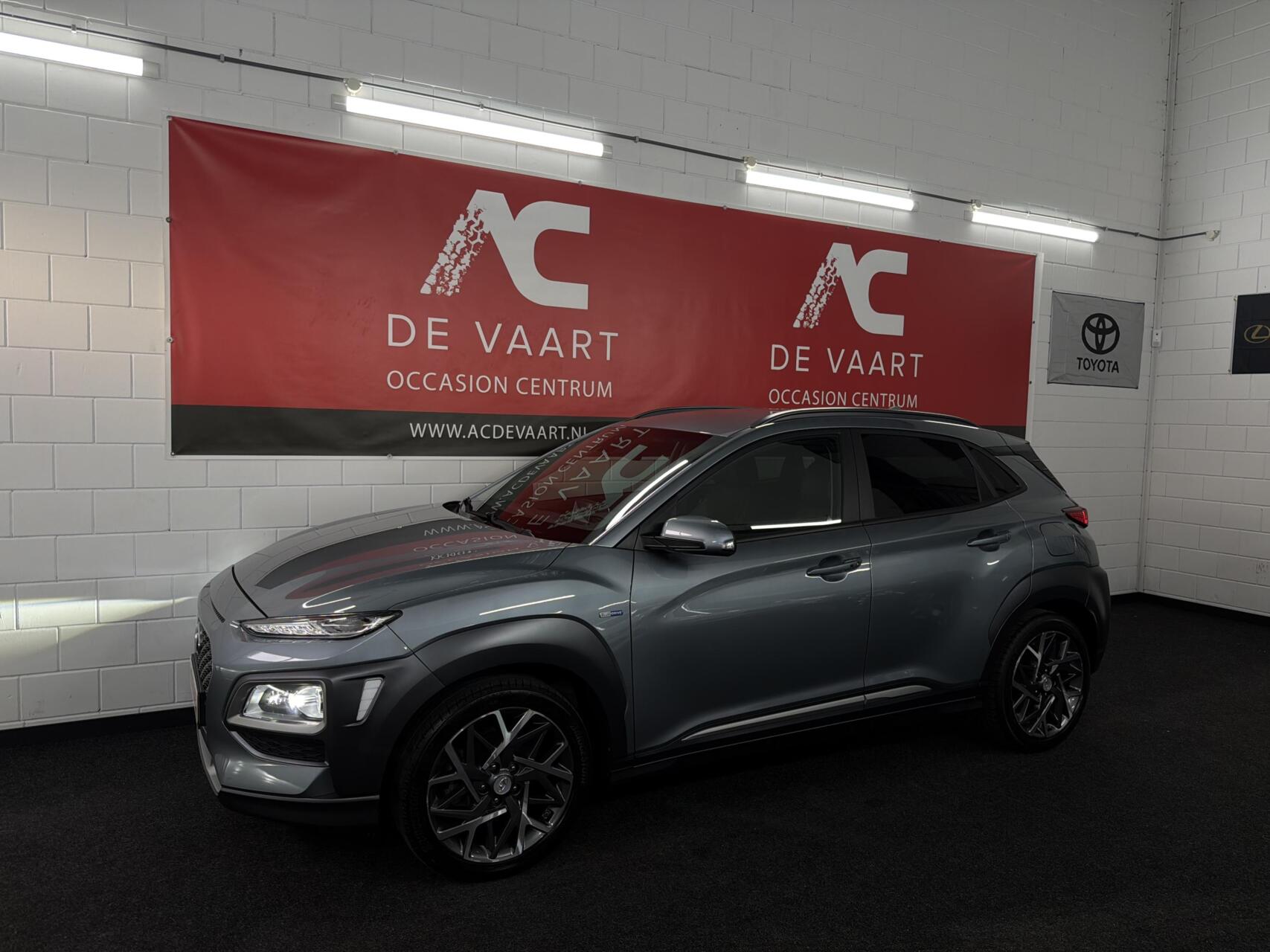 Hyundai Kona 1.6 GDI HEV Premium Sky 2020 - voorkant