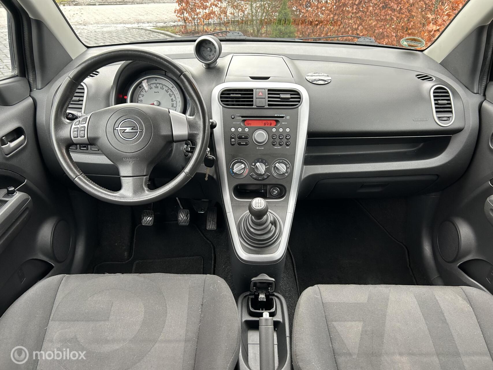 Foto van Opel Agila