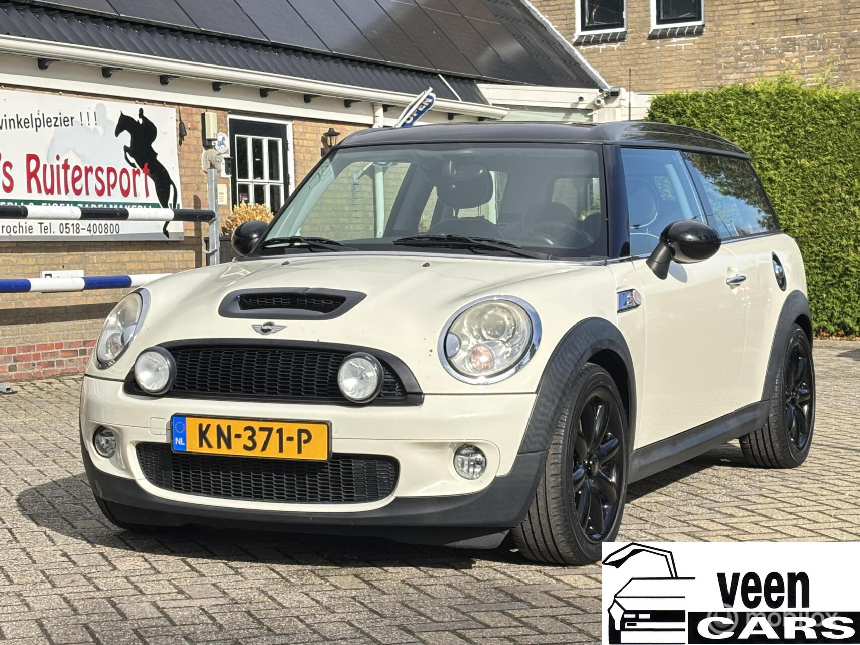 Foto van MINI COOPER S CLUBMAN