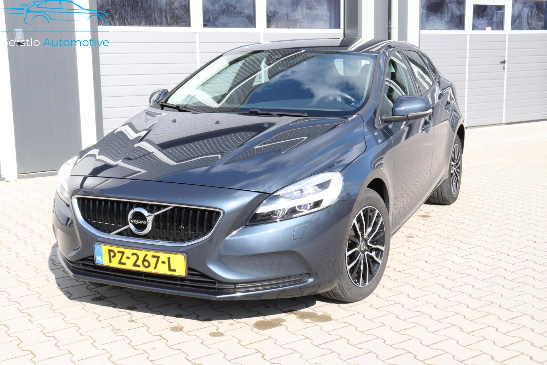 Volvo V40 2.0 T2 Momentum Winter-line Navi LED 2017 - voorkant