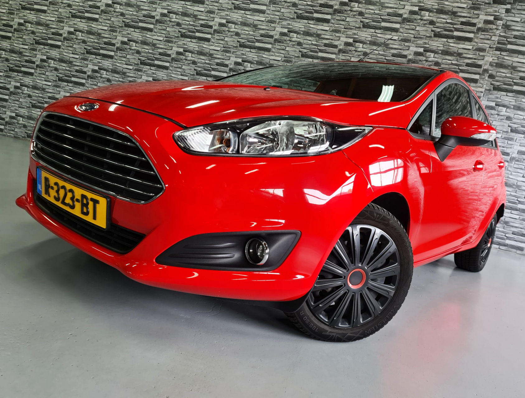 Ford Fiesta 1.0 EcoBoost Titanium *Nieuwe APK*PDC*Airco*NAP! 2015 - voorkant