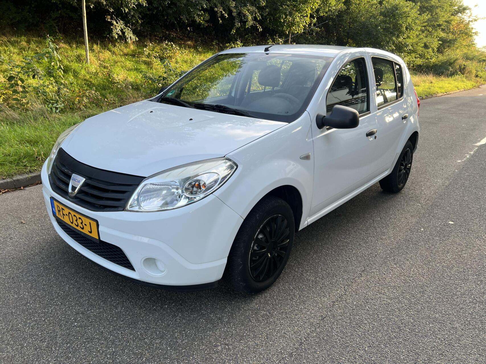 Dacia Sandero 1.4 2009 - voorkant